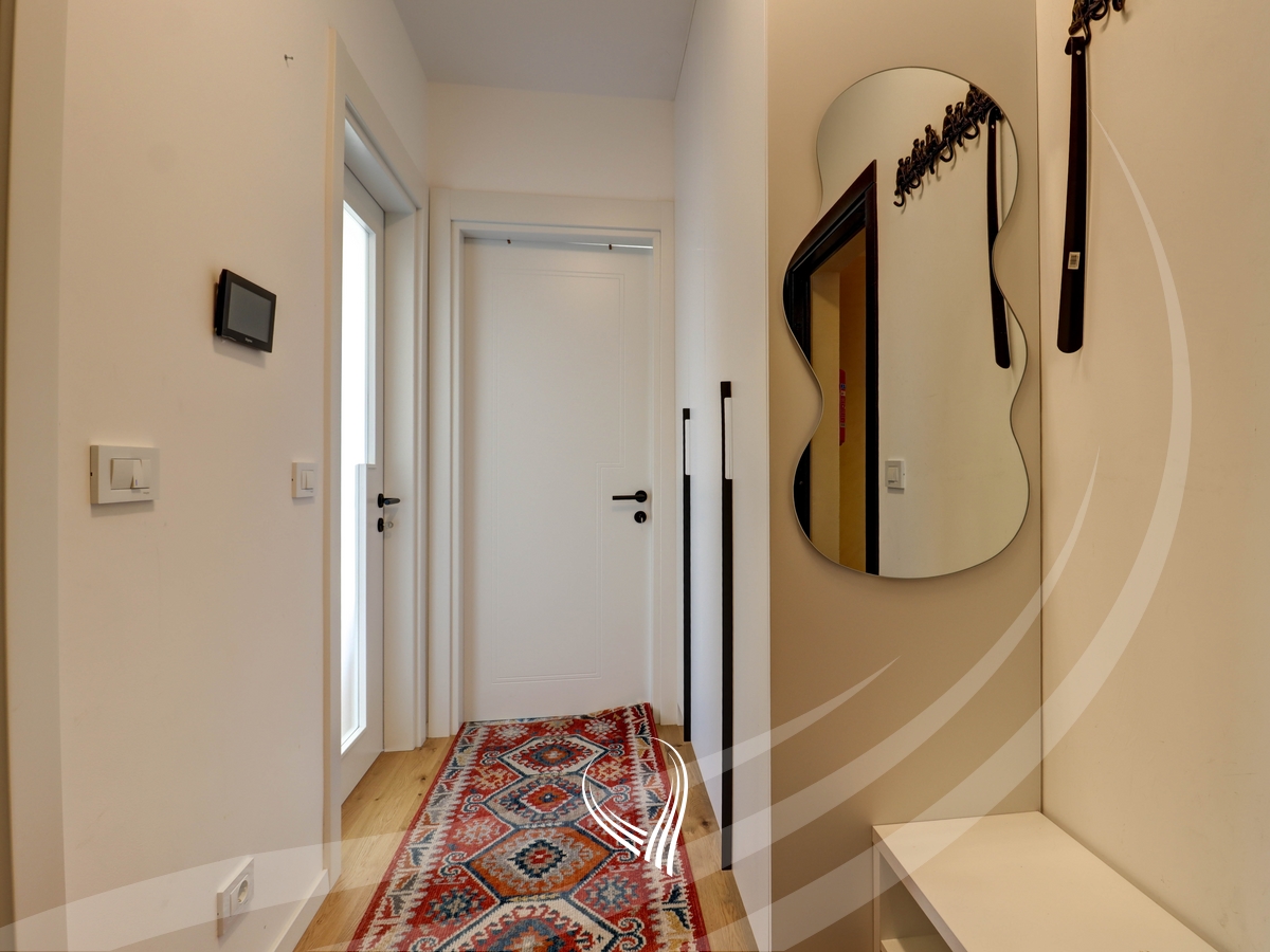 Banesë me 1 dhomë gjumi me qira në lagjen Mati 18