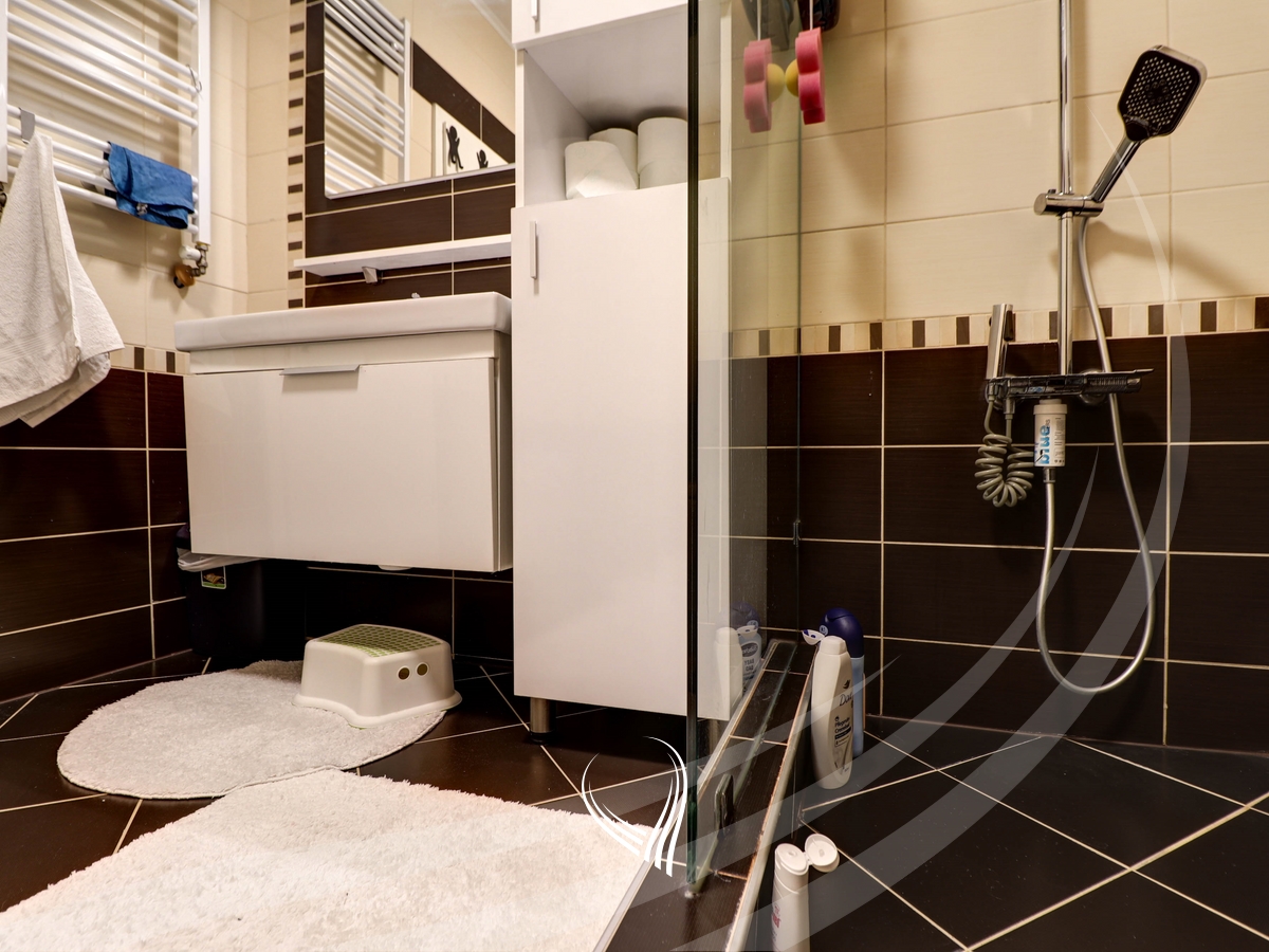 Banese me 3 dhoma gjumi në shitje në lagjen Kalabria – Prishtina Stars17