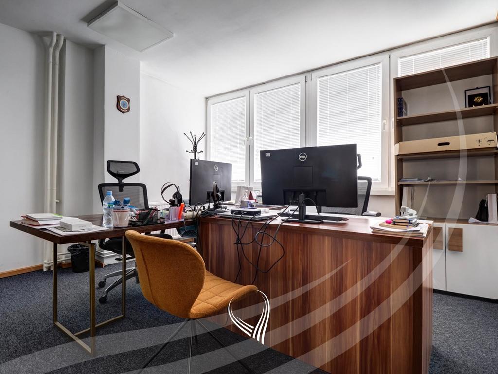 Zyre me 6 dhoma pune me qira në Qendër2