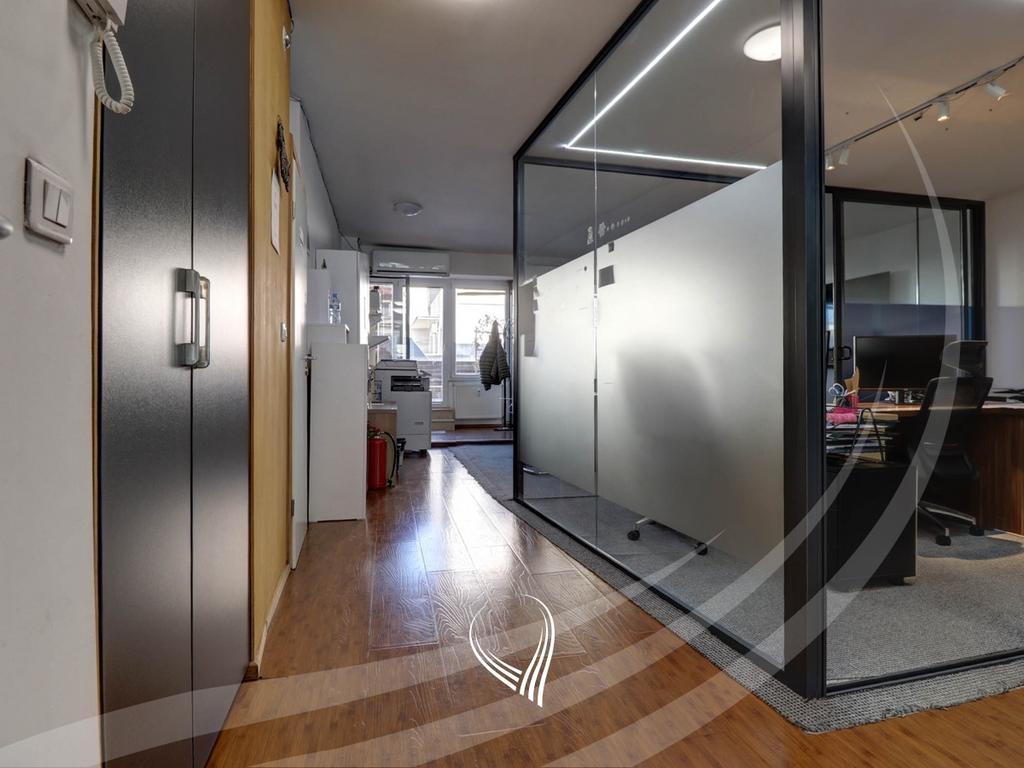 Zyre me 6 dhoma pune me qira në Qendër7