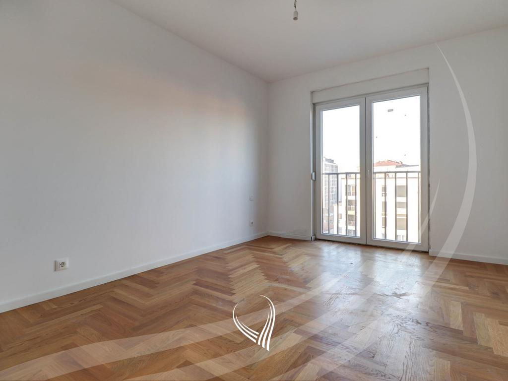 Banesë me 1 dhomë gjumi në shitje në lagjen Tophane – ENG Invest2