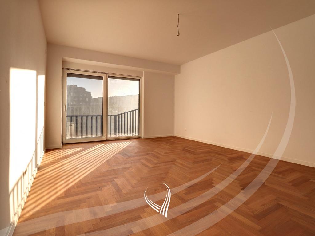 Banesë me 2 dhoma gjumi në shitje në lagjen Tophane – ENG Invest