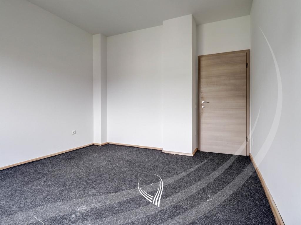 Penthouse office with 4 work rooms for rent in Mati 1 neighborhood – B Street7