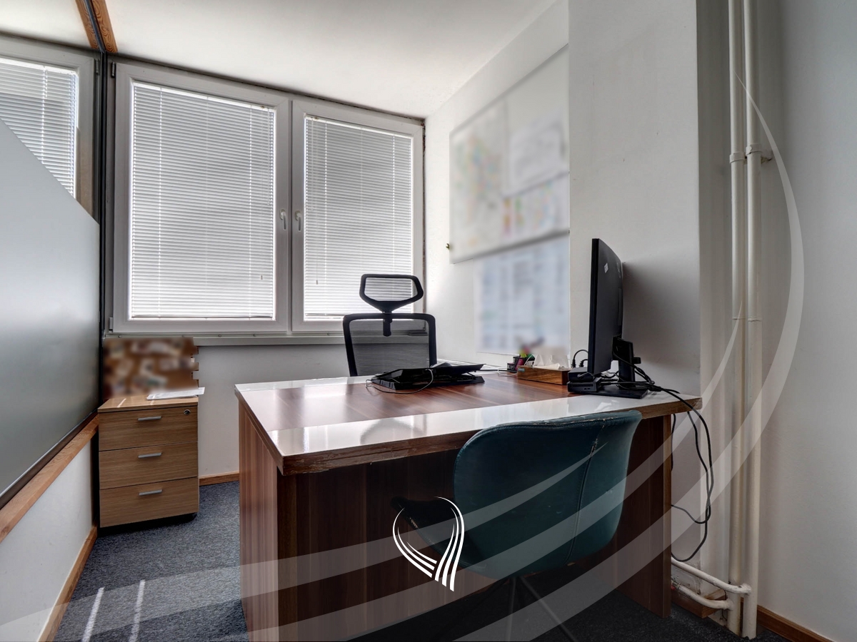 Zyre me 6 dhoma pune me qira në Qendër4