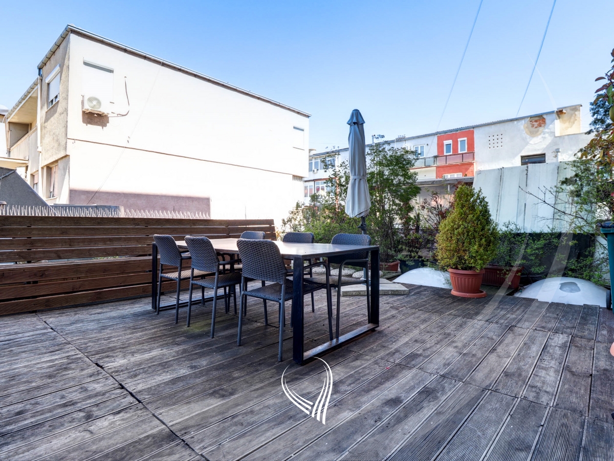 Zyre me 6 dhoma pune me qira në Qendër8