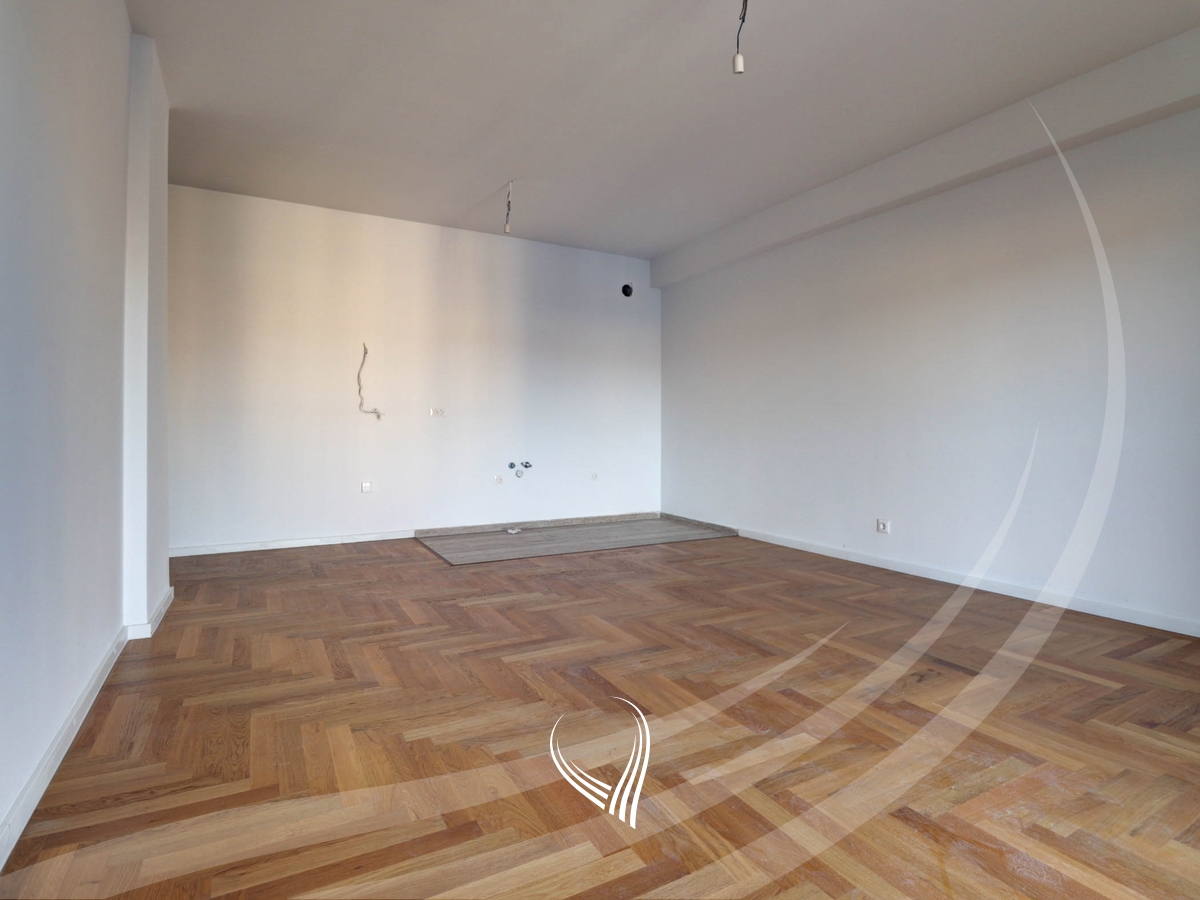 Banesë me 1 dhomë gjumi në shitje në lagjen Tophane – ENG Invest1