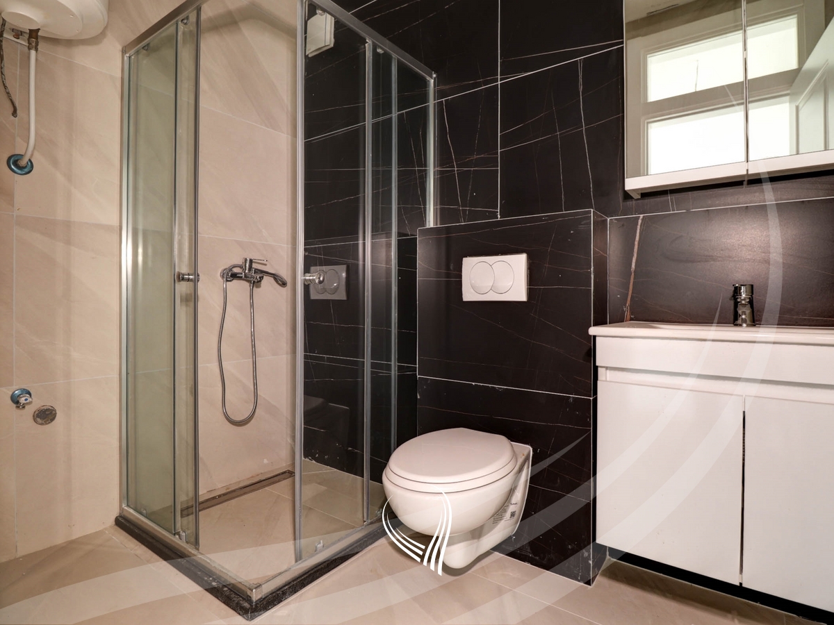 Banesë me 1 dhomë gjumi në shitje në lagjen Tophane – ENG Invest3