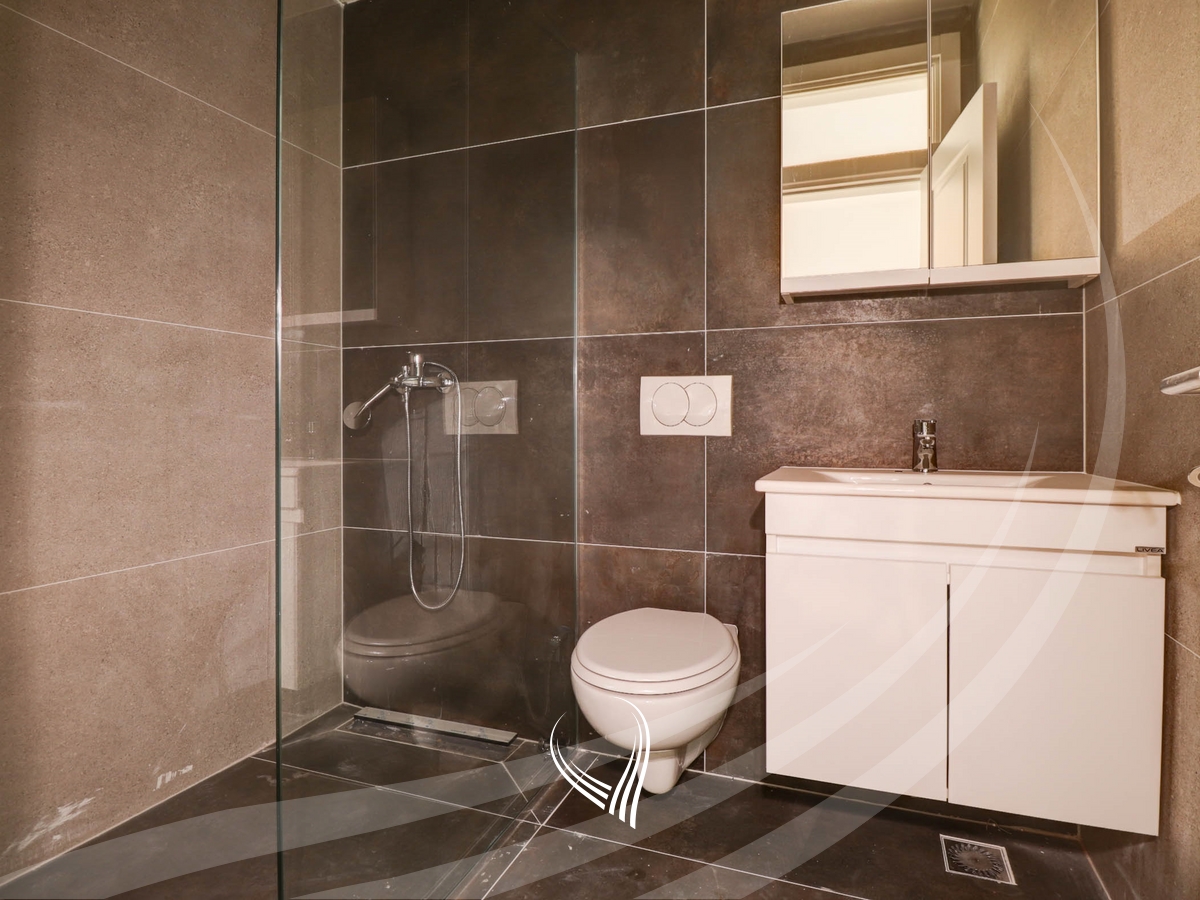 Banesë me 2 dhoma gjumi në shitje në lagjen Tophane – ENG Invest7