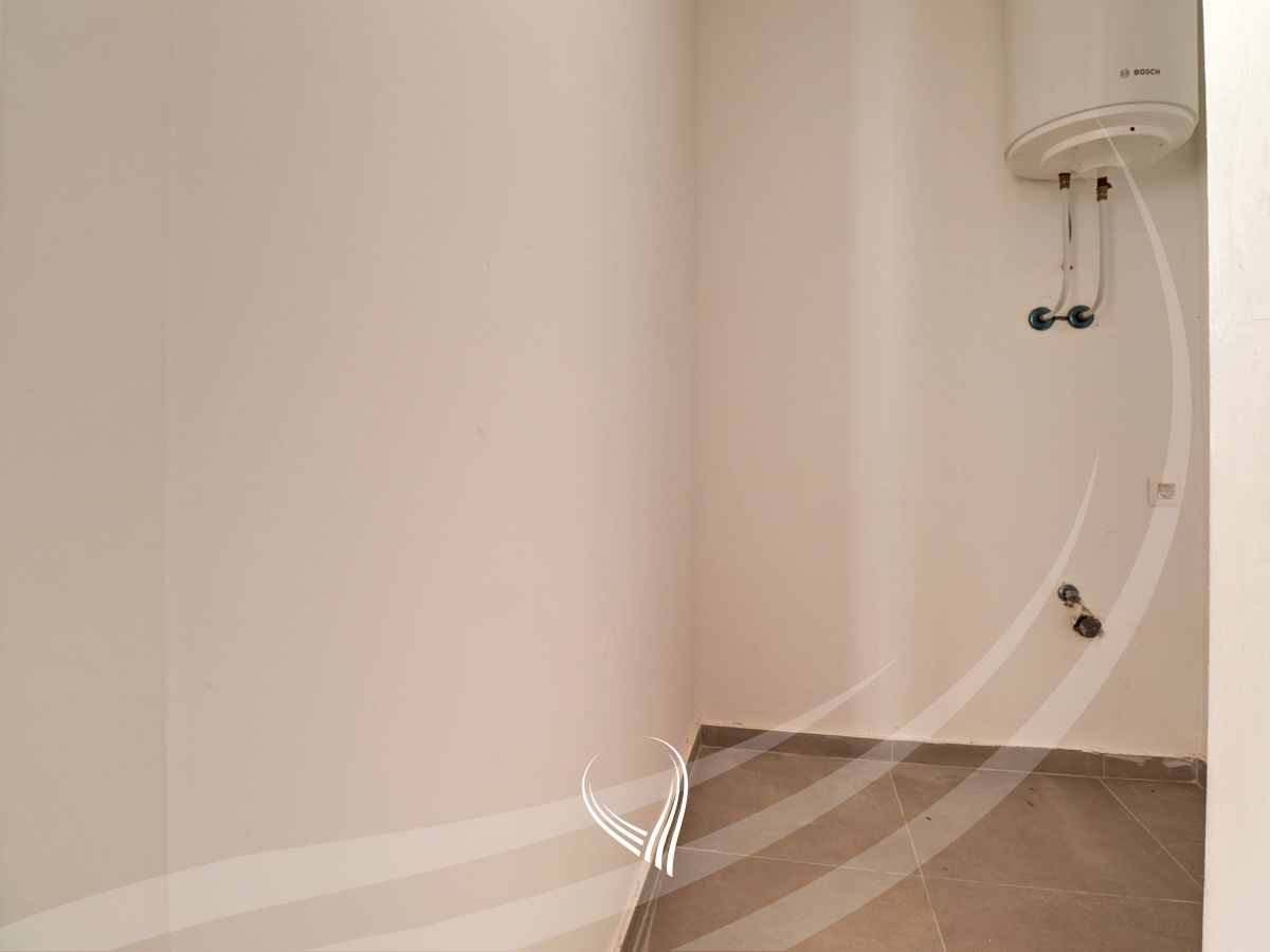 Banesë me 2 dhoma gjumi në shitje në lagjen Tophane – ENG Invest8