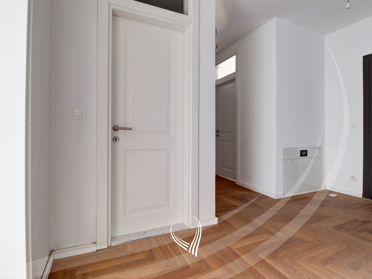 3-bedroom apartment for sale in the Tophane neighborhood – ENG Invest5