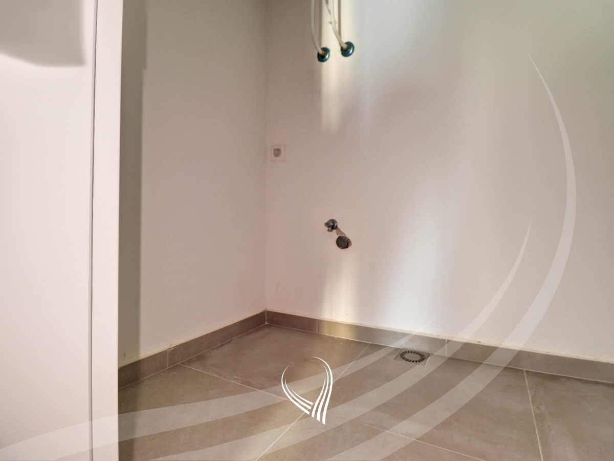 3-bedroom apartment for sale in the Tophane neighborhood – ENG Invest10