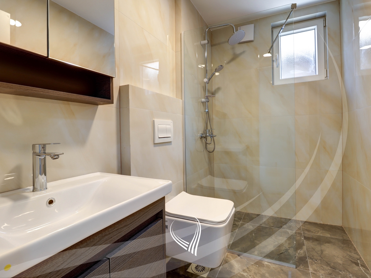 Shtëpi me 3 dhoma gjumi me qira në lagjen Sofalia12