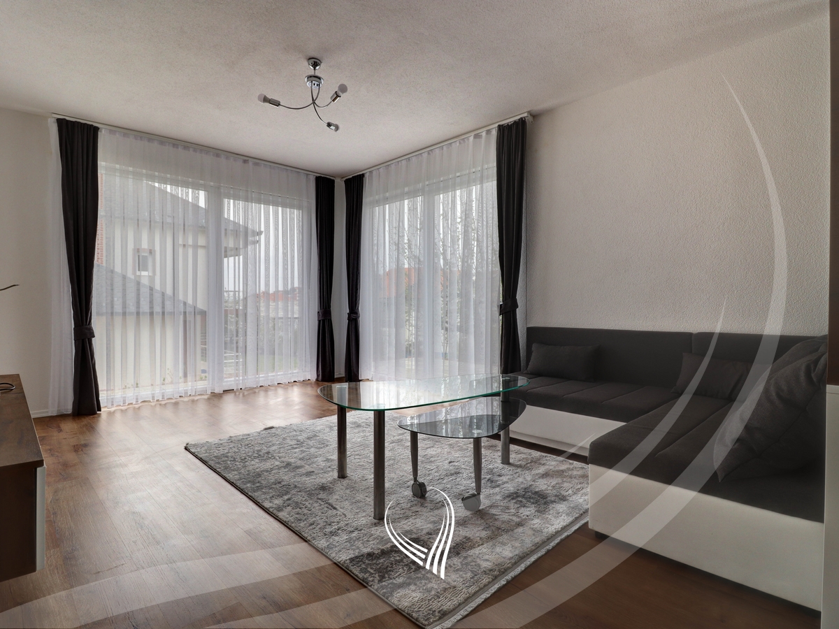 Shtëpi me 4 dhoma gjumi me qira në lagjen Sofalia1