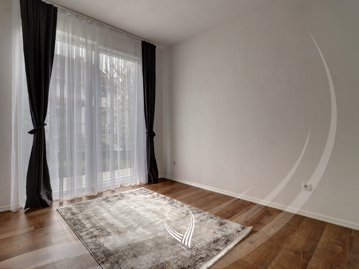 Shtëpi me 4 dhoma gjumi me qira në lagjen Sofalia4