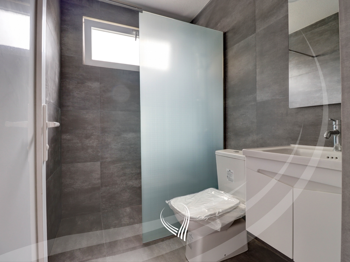 Shtëpi me 4 dhoma gjumi me qira në lagjen Sofalia10