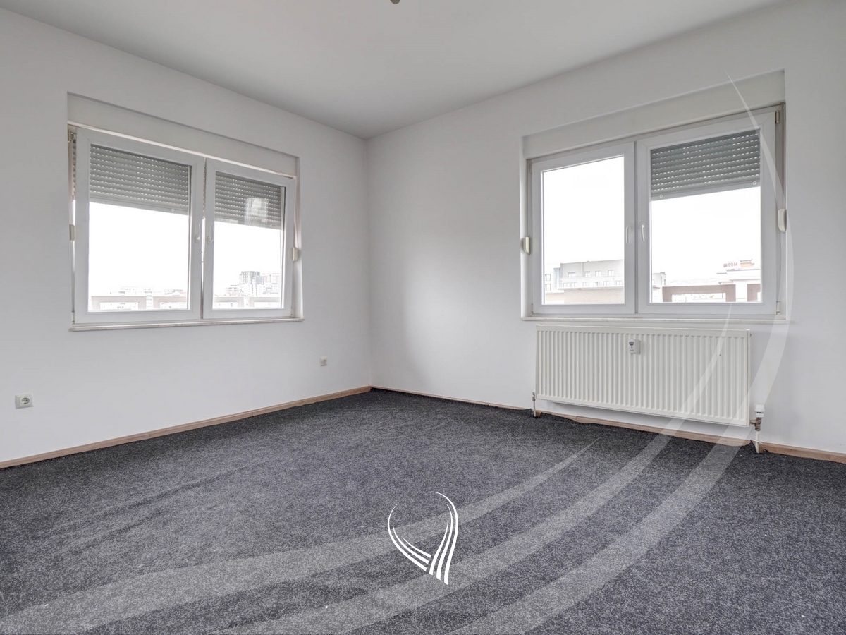 Penthouse office with 4 work rooms for rent in Mati 1 neighborhood – B Street4