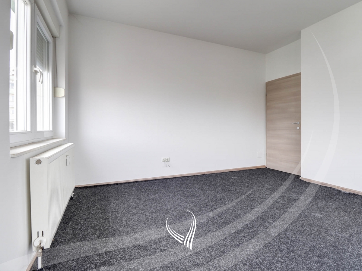 Penthouse office with 4 work rooms for rent in Mati 1 neighborhood – B Street5