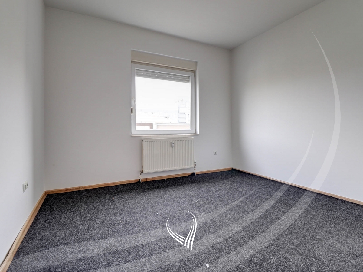 Penthouse office with 4 work rooms for rent in Mati 1 neighborhood – B Street6