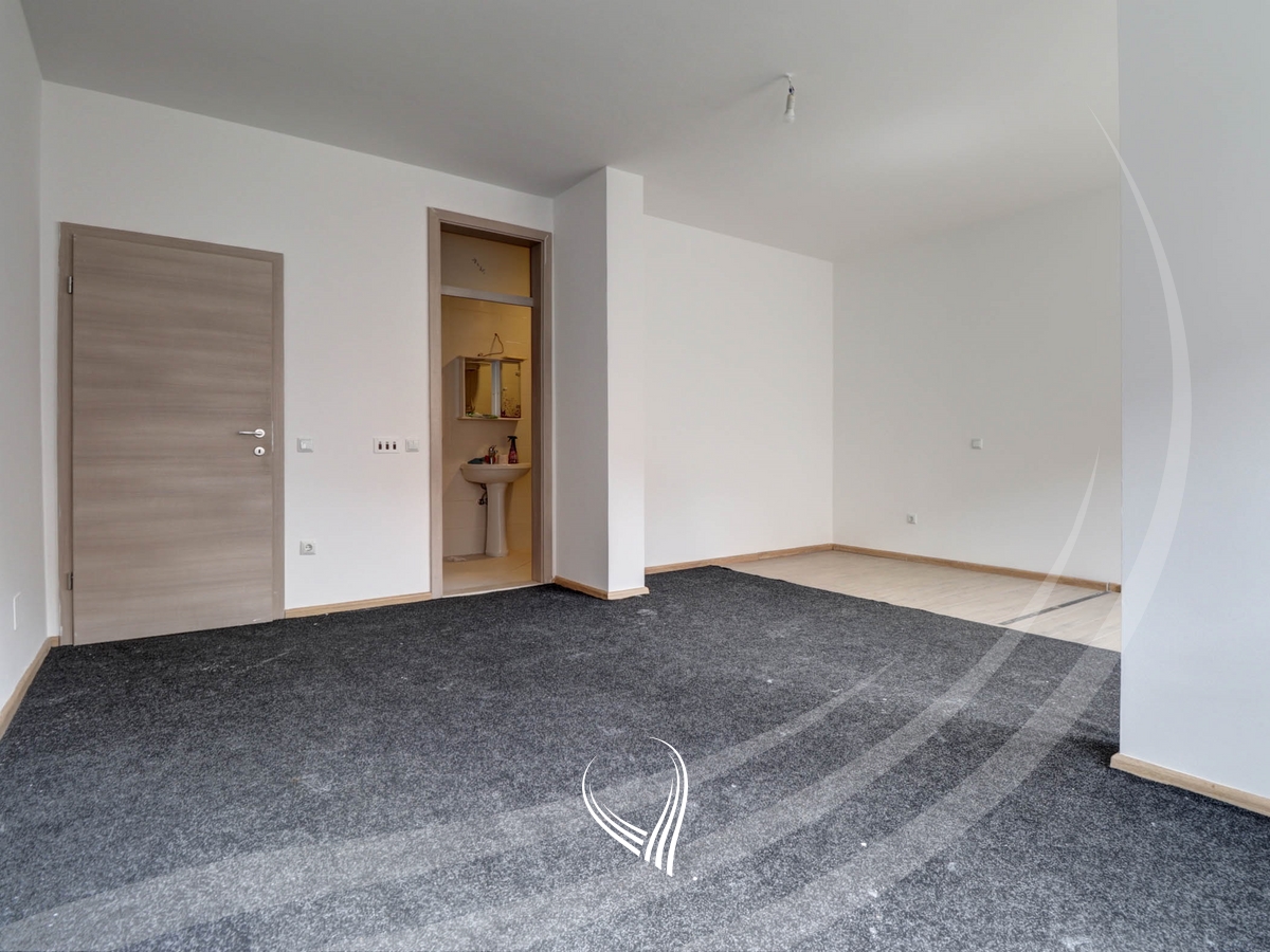 Penthouse office with 4 work rooms for rent in Mati 1 neighborhood – B Street9