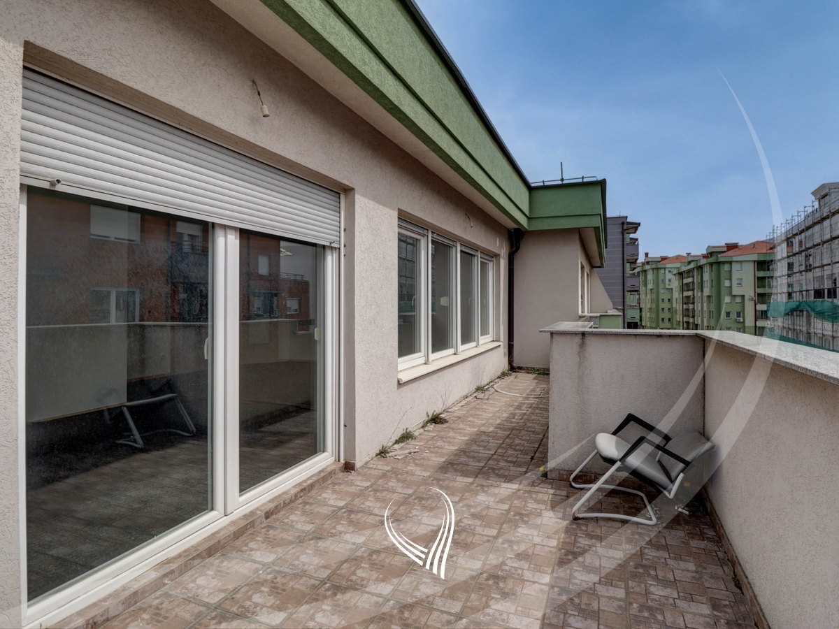 Penthouse office with 4 work rooms for rent in Mati 1 neighborhood – B Street12