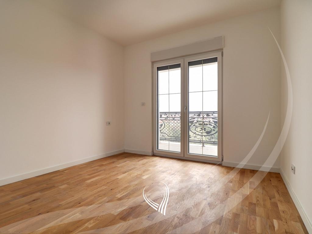 Banesë me 1 dhomë gjumi në shitje në lagjen e Muhaxherëve4