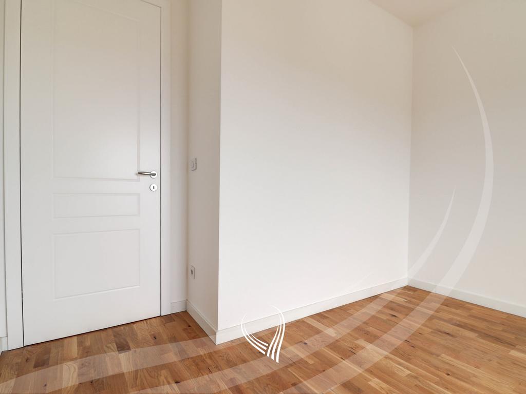 Banesë me 1 dhomë gjumi në shitje në lagjen e Muhaxherëve7