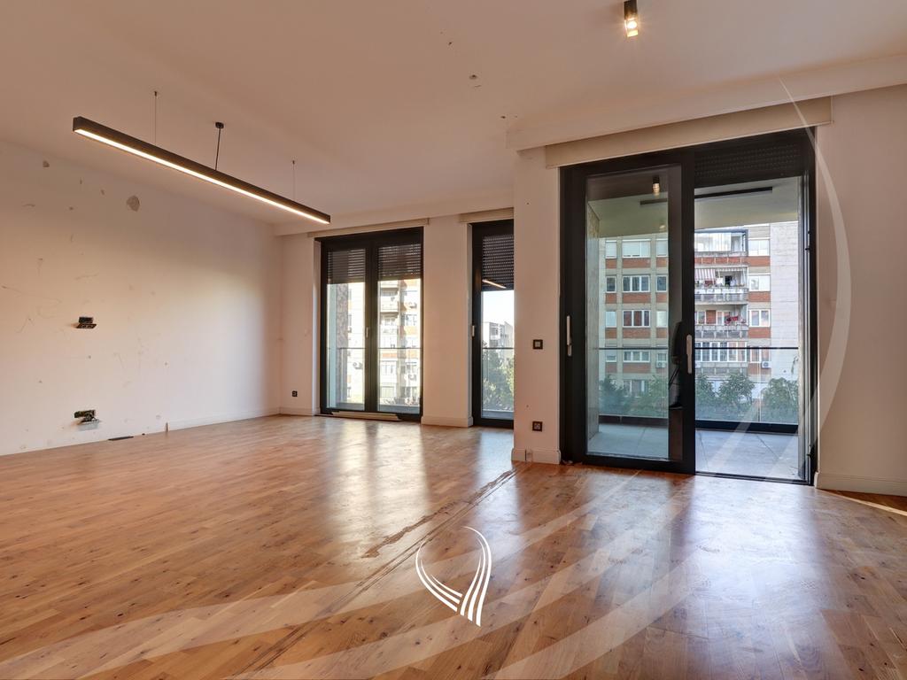 Zyre me 4 dhoma pune me qira në lagjen Aktash1