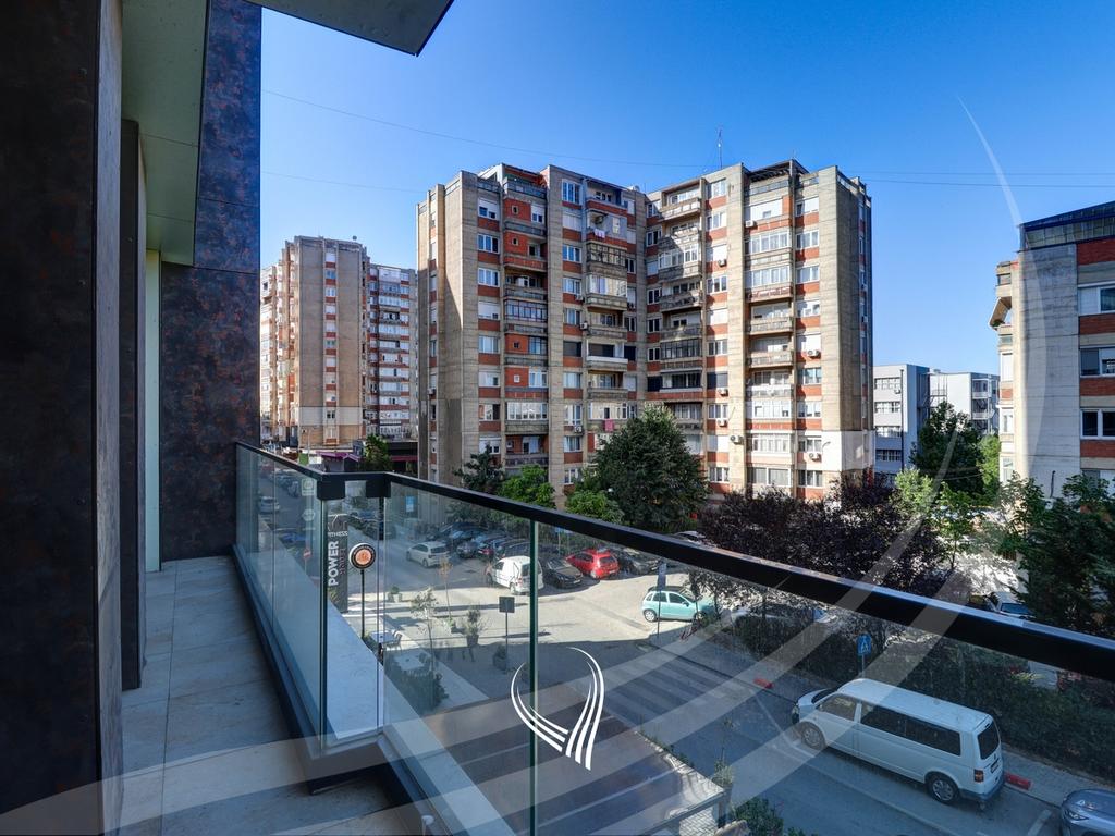 Zyre me 4 dhoma pune me qira në lagjen Aktash13