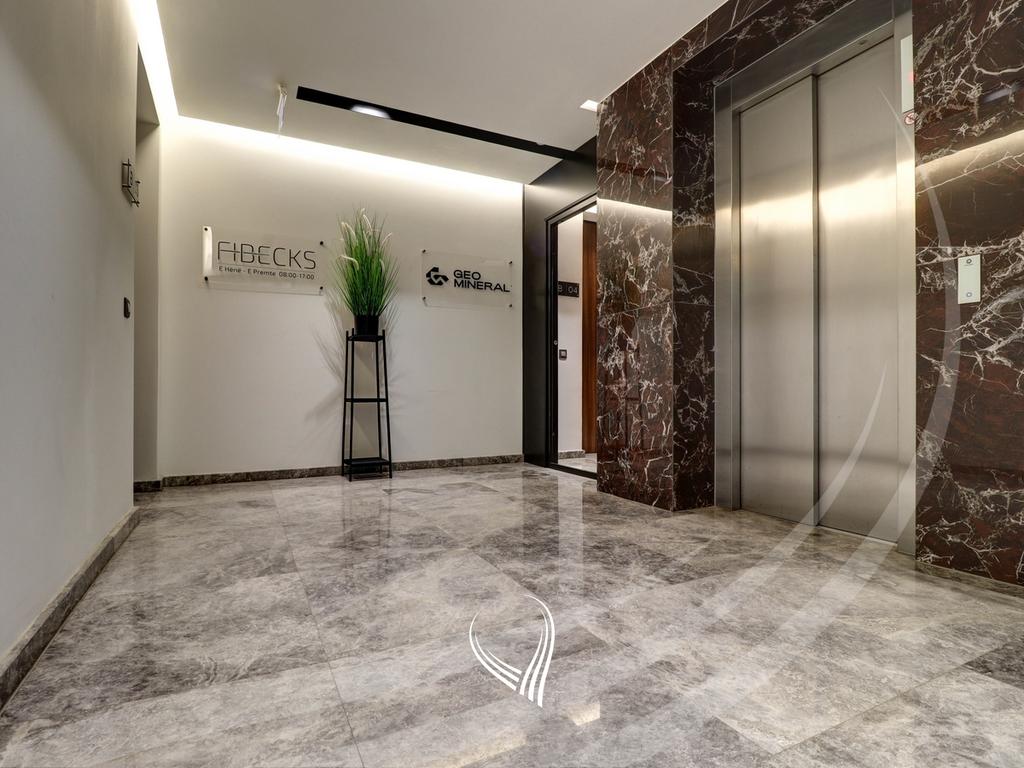 Zyre me 4 dhoma pune me qira në lagjen Aktash17