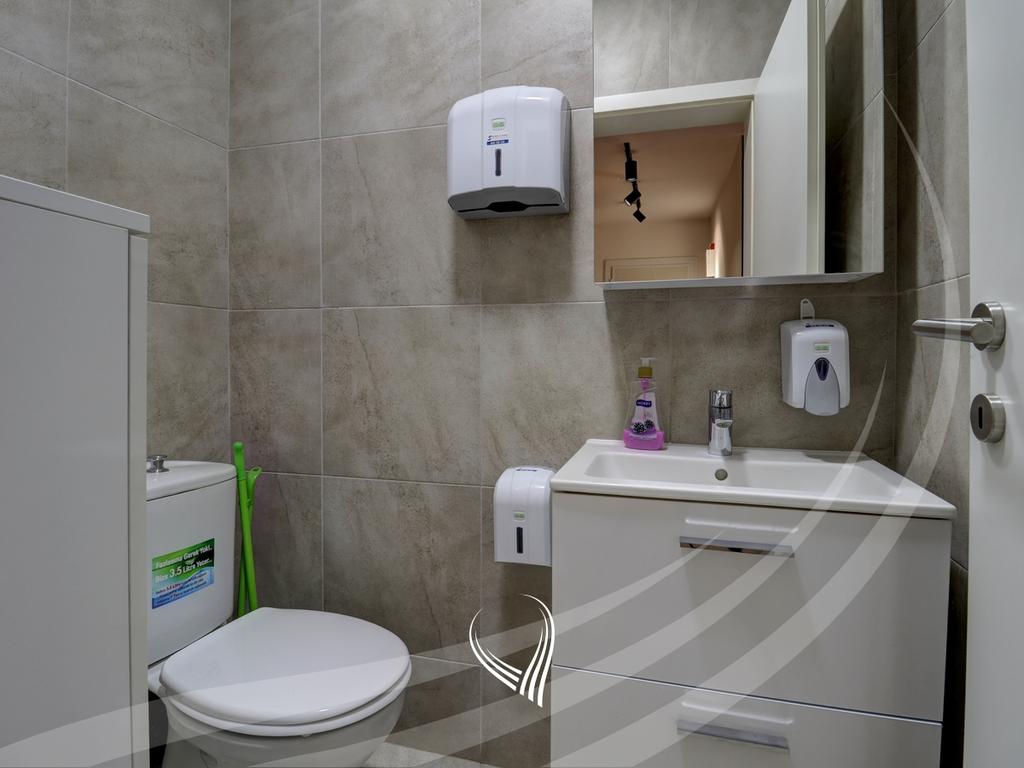 Zyre me 3 dhoma pune me qira në lagjen Arbëria – Dragodan12