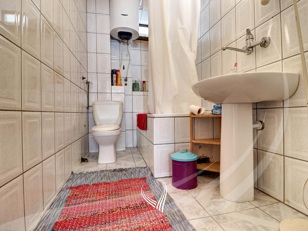 Banesë me 2 dhoma gjumi në shitje në lagjen Dodona10