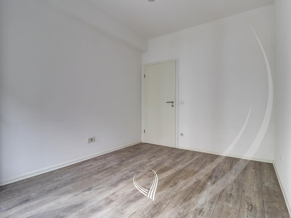 Zyre me 3 dhoma pune me qira në lagjen Mati 1 - Rruga B7