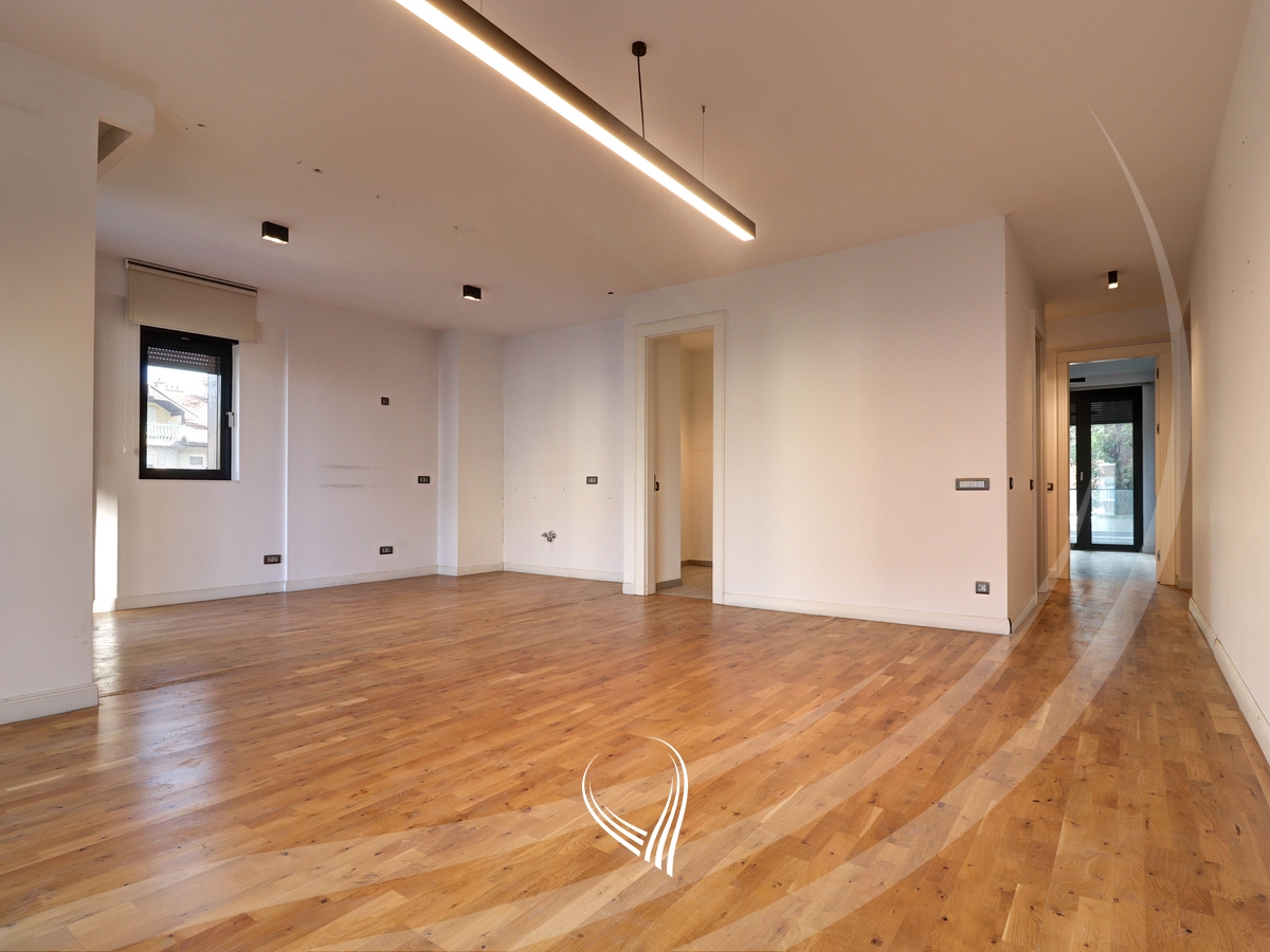 Zyre me 4 dhoma pune me qira në lagjen Aktash2