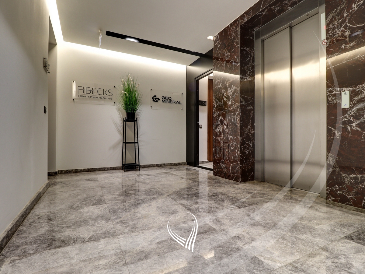 Zyre me 4 dhoma pune me qira në lagjen Aktash17