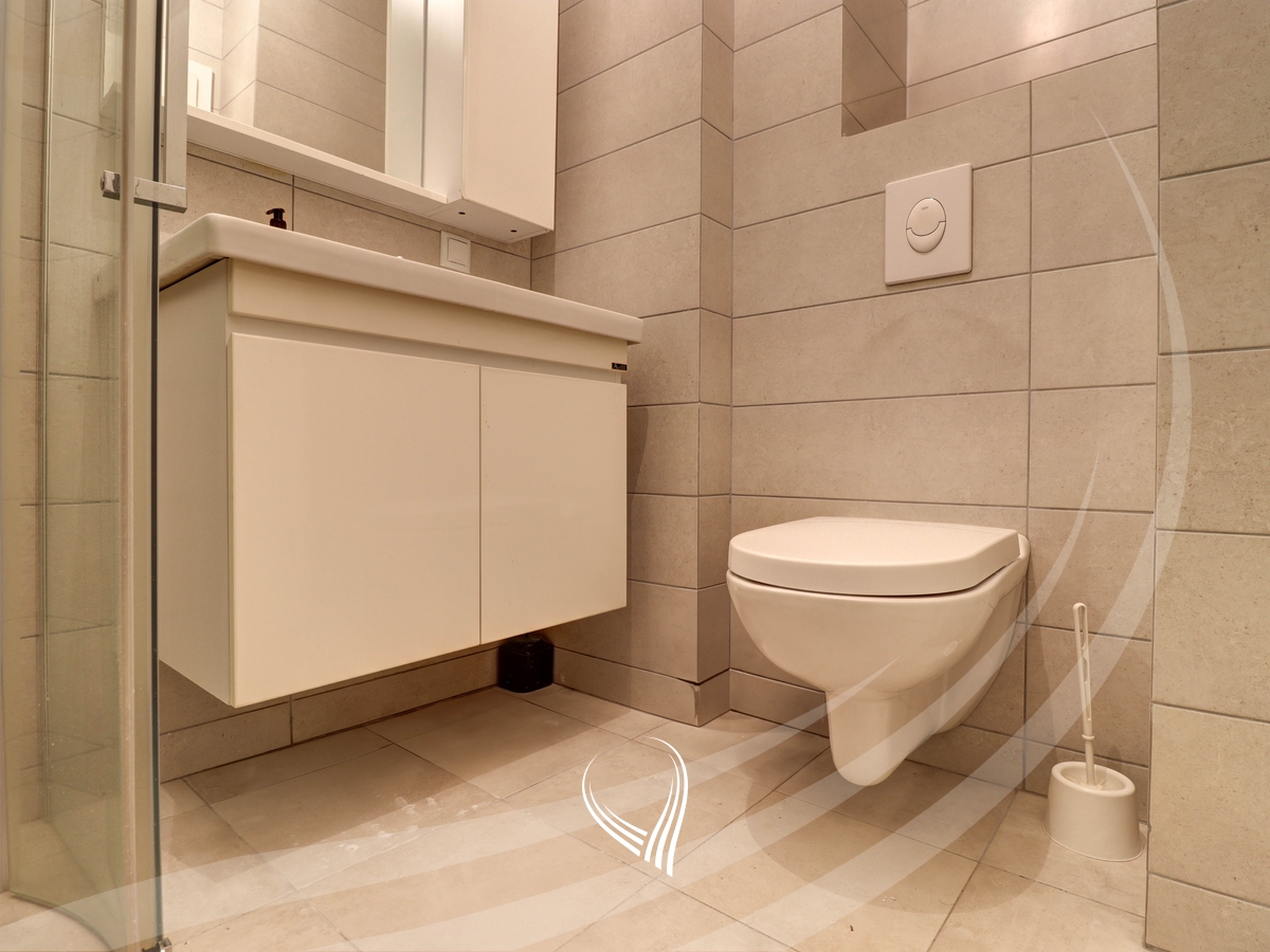 Zyre me 3 dhoma pune me qira në lagjen Mati 1 - Rruga B10