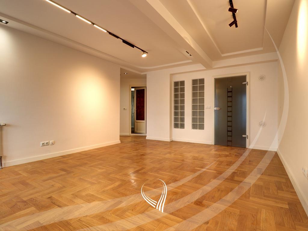 Zyre me 3 dhoma pune me qira në lagjen Ulpiana3