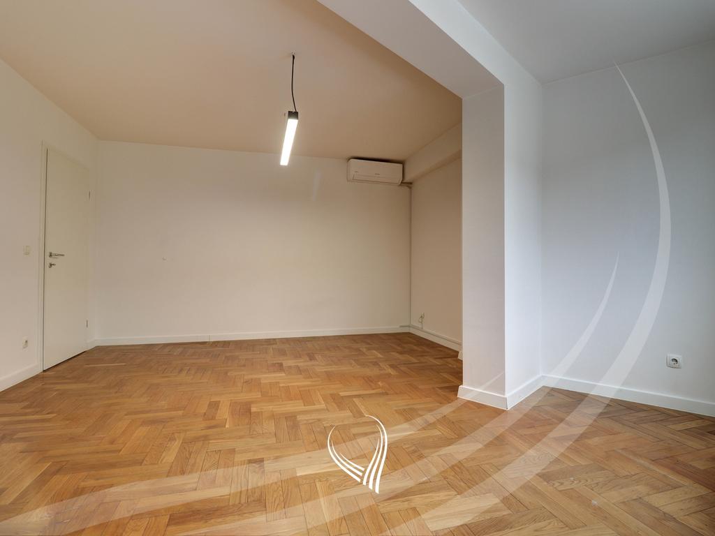 Zyre me 3 dhoma pune me qira në lagjen Ulpiana5