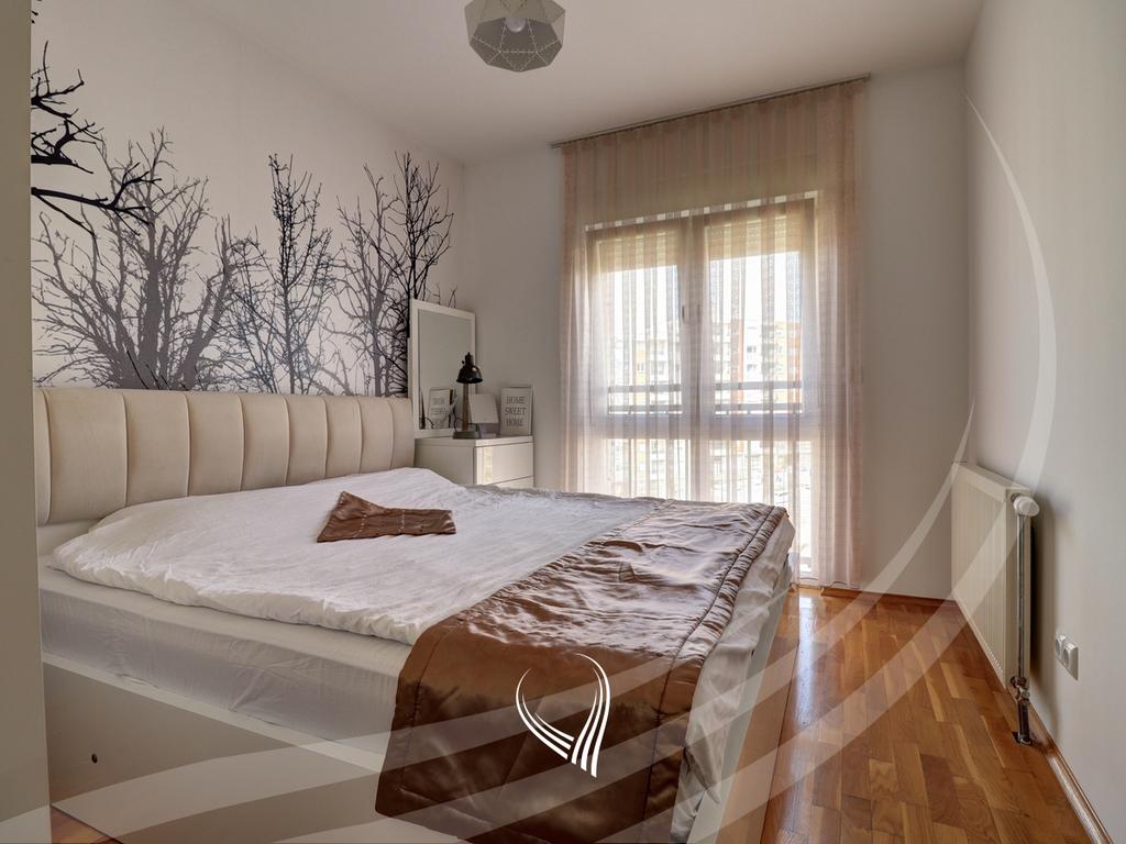 Banesë me 2 dhoma gjumi me qira në lagjen Mati 1 - Rruga C5