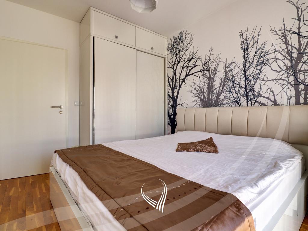 Banesë me 2 dhoma gjumi me qira në lagjen Mati 1 - Rruga C6