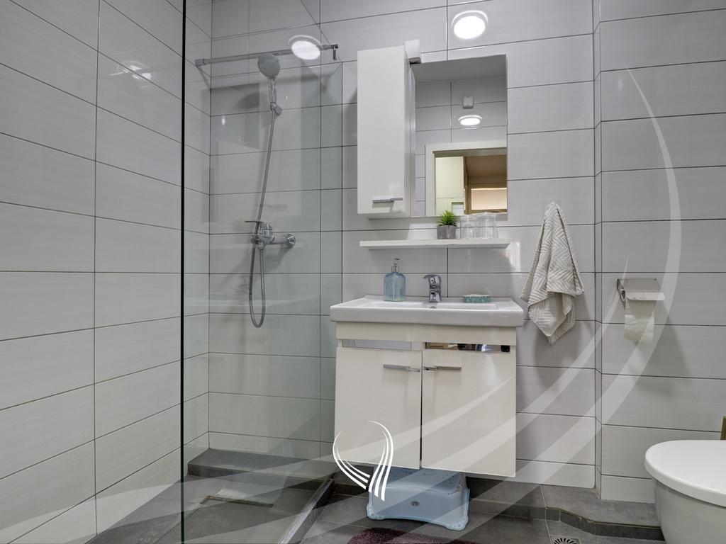 Banesë me 2 dhoma gjumi me qira në lagjen Mati 1 - Rruga C10