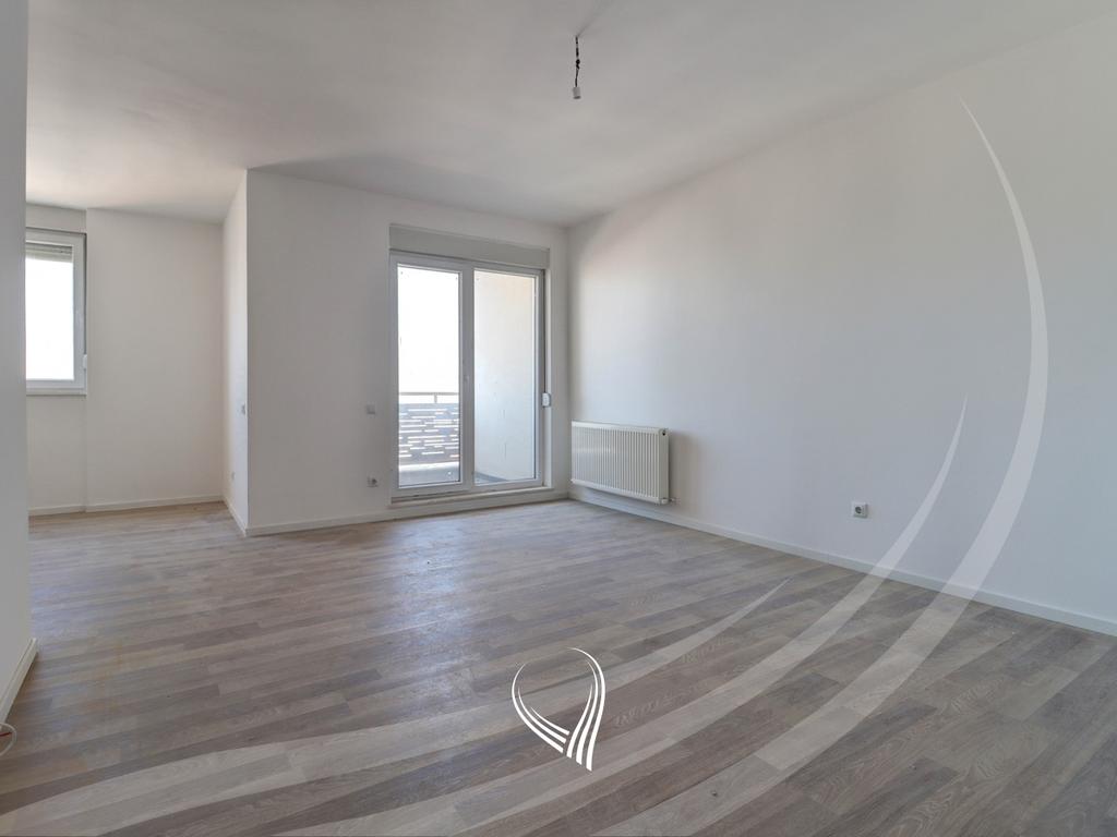 Banesë me 2 dhoma gjumi në shitje në lagjen Mati 1 – Mega Building1