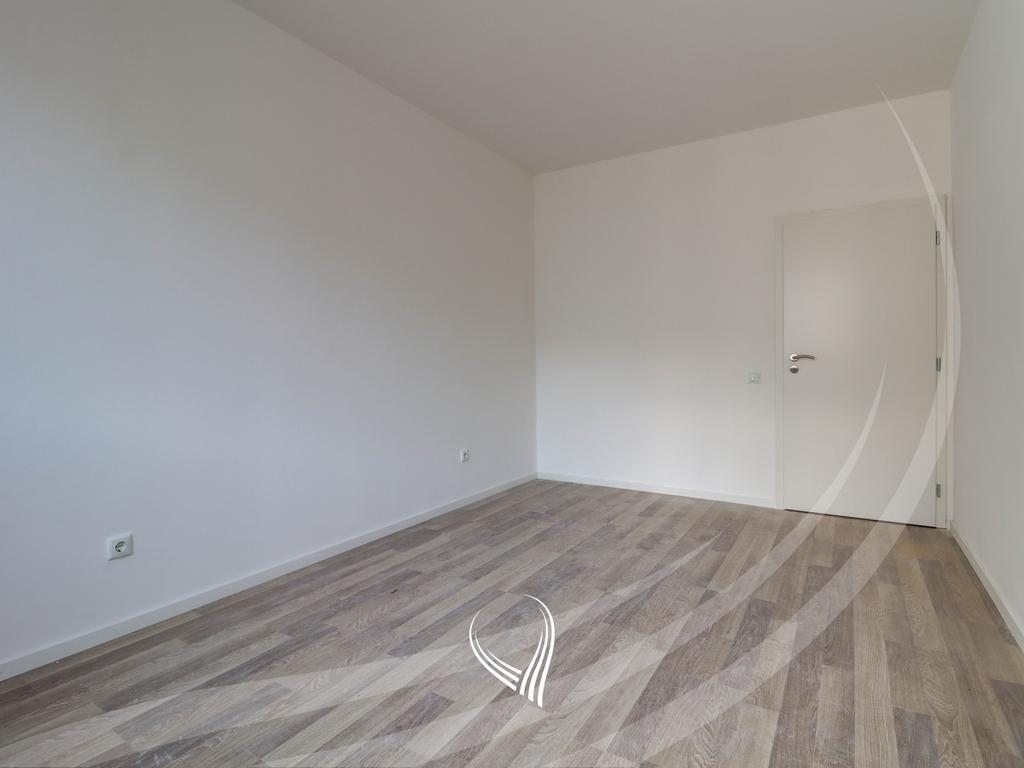 Banesë me 2 dhoma gjumi në shitje në lagjen Mati 1 – Mega Building7