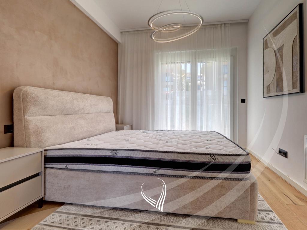 Shtëpi me 4 dhoma gjumi me qira në lagjen Marigona Hill8