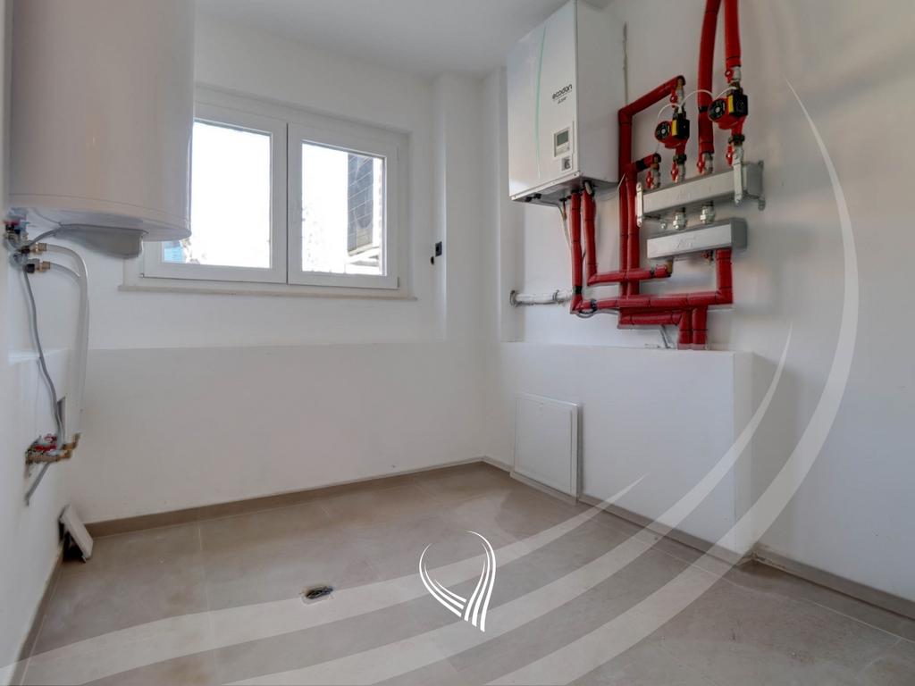 Shtëpi me 4 dhoma gjumi me qira në lagjen Marigona Hill19