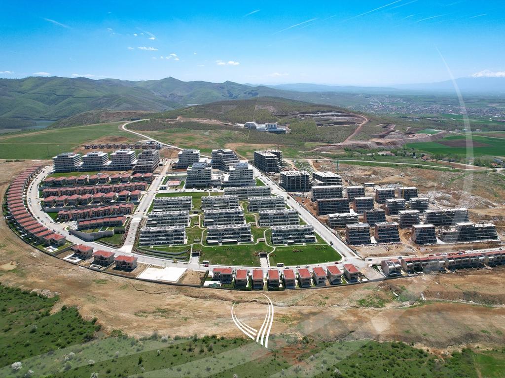 Shtëpi me 4 dhoma gjumi me qira në lagjen Marigona Hill25