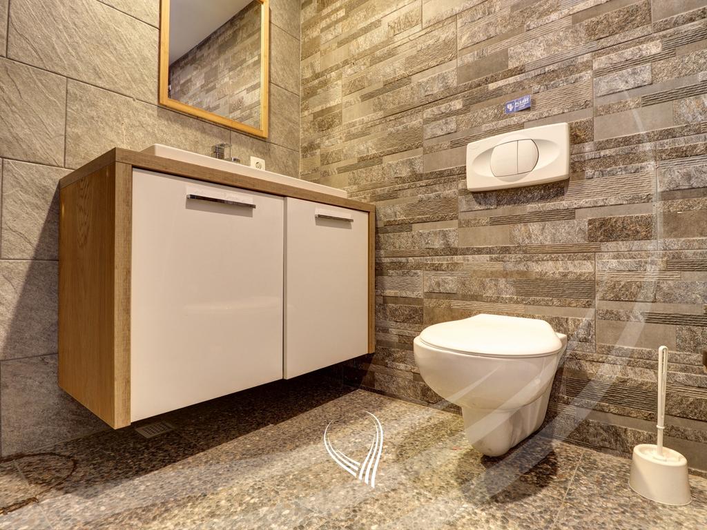 Office space with 5 rooms for rent in the Pejton neighborhood15