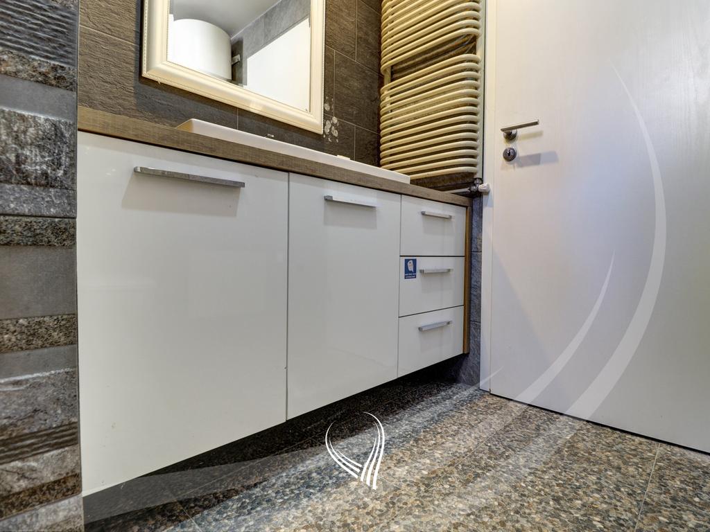 Office space with 5 rooms for rent in the Pejton neighborhood17