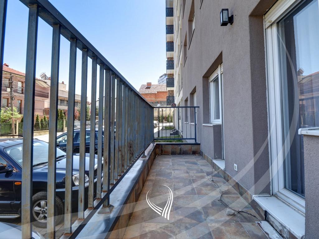 Banese me 3 dhoma gjumi në shitje në lagjen Velania9