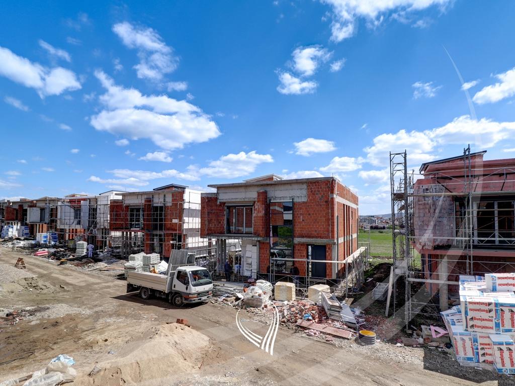 4-bedroom house for sale in the Çagllavicë neighborhood – Living Residence18