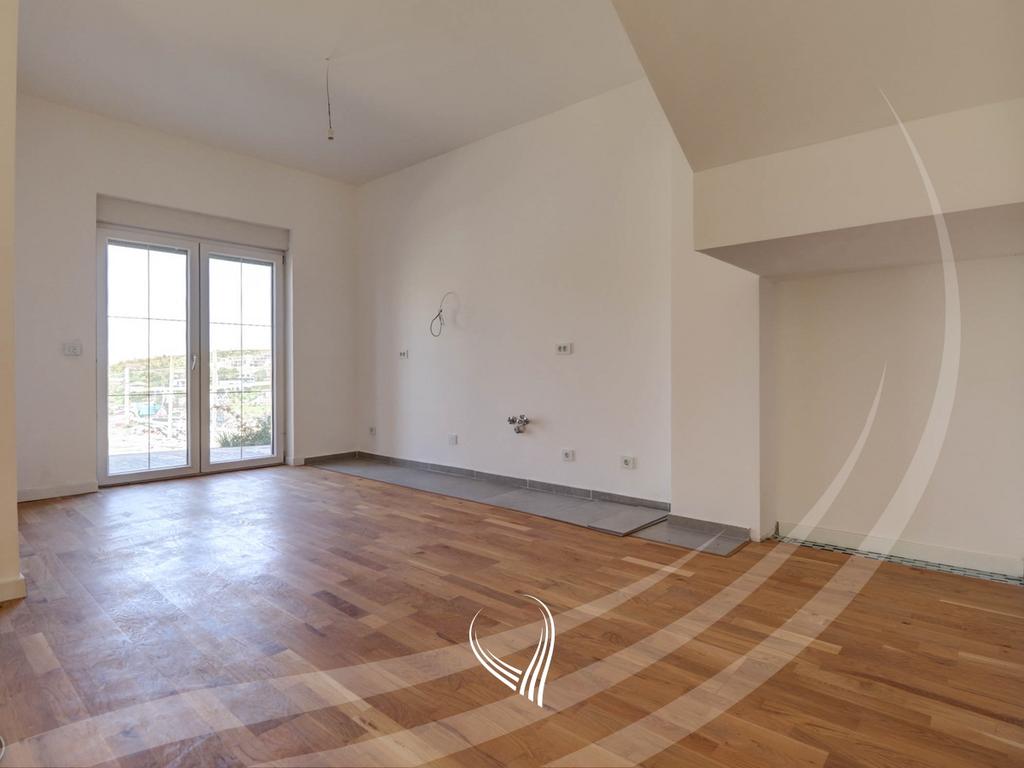 House with 299.81m2 for rent in the Royal Green Residence neighborhood - Zllatar2